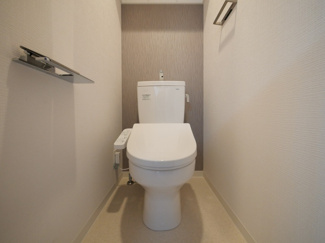 【トイレ】 | エスリード大阪NEXUS | 落ち着いた色調のトイレです