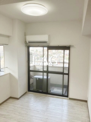 【居間・リビング】 | シルバープラザ白山 | 洋室のお部屋です。