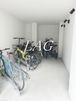 【その他共用部分】 | b'CASA K.Higashijujo | 駐輪場です。