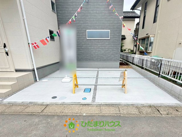 蓮田市緑町　新築一戸建て　リーブルガーデンの駐車場