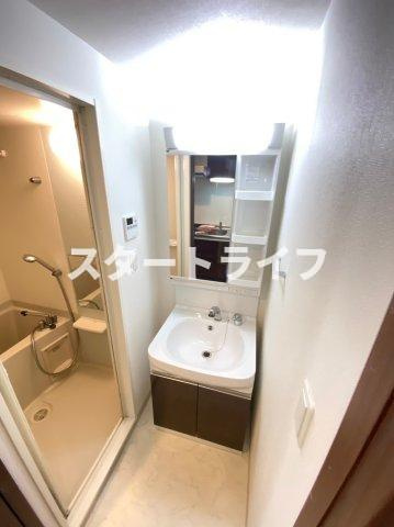 大阪市淀川区木川西３丁目の賃貸マンションの洗面所
