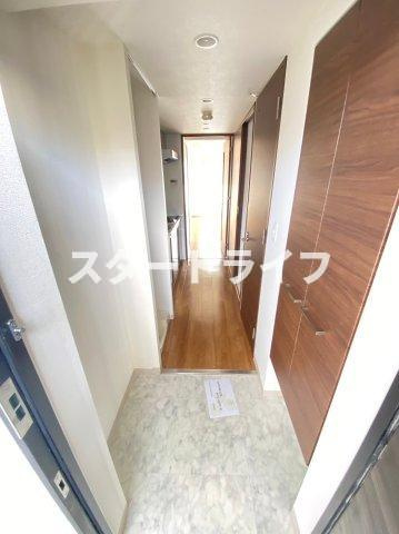 大阪市淀川区木川西３丁目の賃貸マンションの玄関