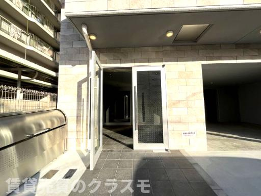 GRANDOCEAN京阪本通のエントランス