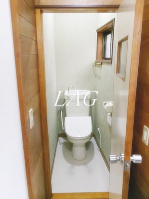 【トイレ】 | 中野区中央4丁目貸家 | トイレです。