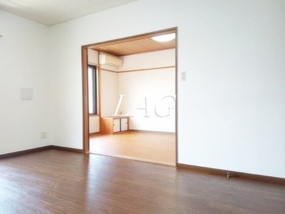 【居間・リビング】 | Ｖ・スクエアＳｕｇｉｔａ | 洋室のお部屋です。
