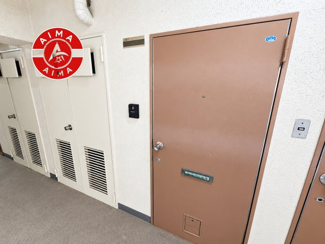 ゾンネンハイム大手門の玄関|きれいに整えられた外玄関で、住まいの第一印象も良好です。