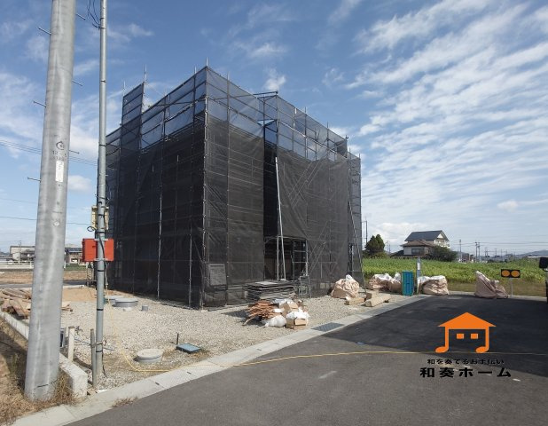 クレイドルガーデンさぬき市長尾西第１◇耐震等級３取得のオール電化住宅です！の前面道路含む現地写真|現地写真
道路が広く見通しが良いため、ファミリーカーのような大きな車でも運転しやすく、車庫入れも余裕を持ってできるのが魅力的なお家です。