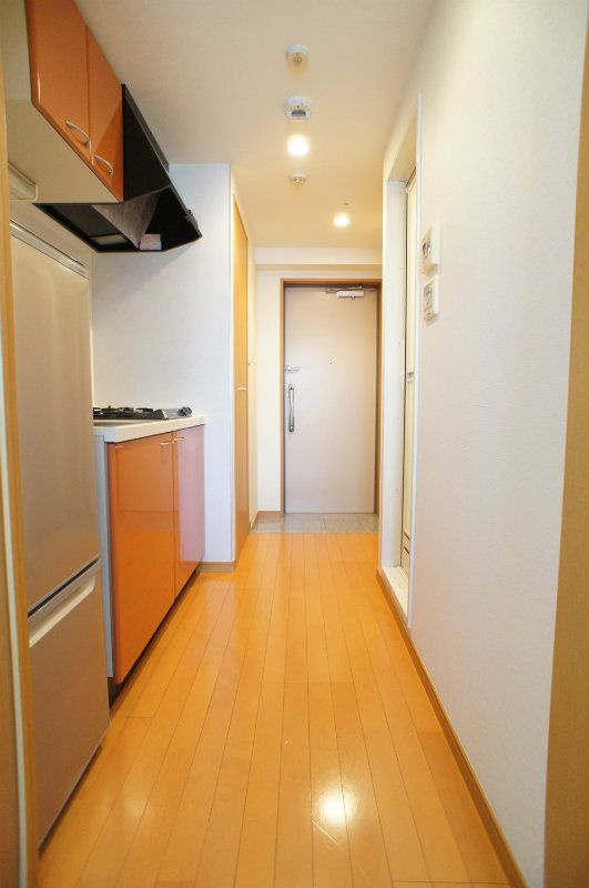 スカイコートヴィーダ五反田WESTの玄関|明るい玄関です