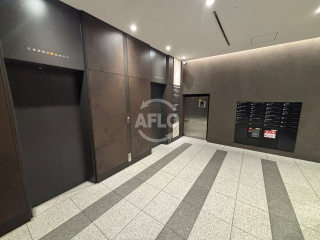 船場旭ビルのエントランス