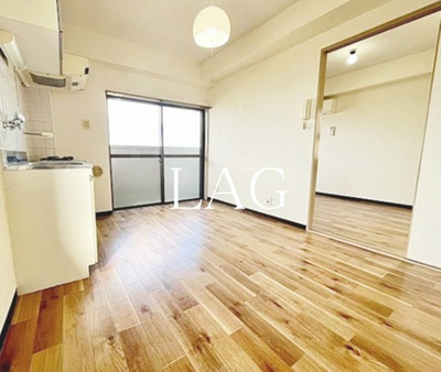 【居間・リビング】 | 鈴木マンション | 洋室のお部屋です。