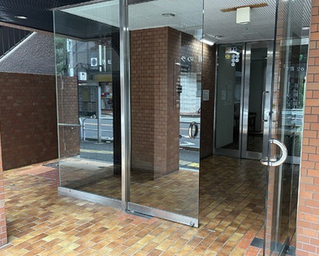 ライオンズマンション大井のエントランス