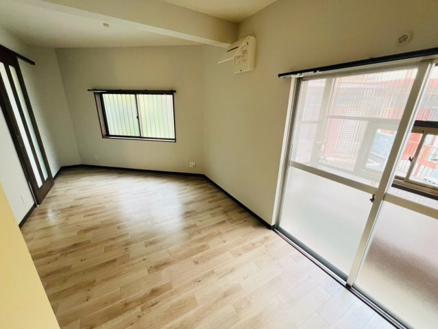 西明石町5丁目戸建の居間・リビング