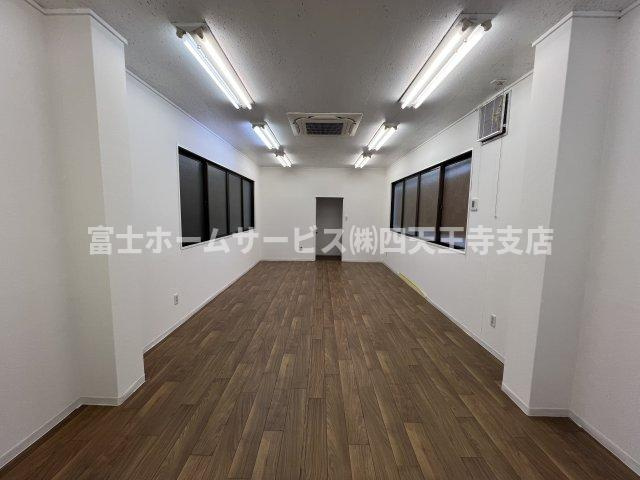 上本町アーバンビルのロビー