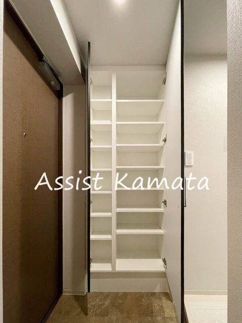 コンポジット南雪谷の玄関