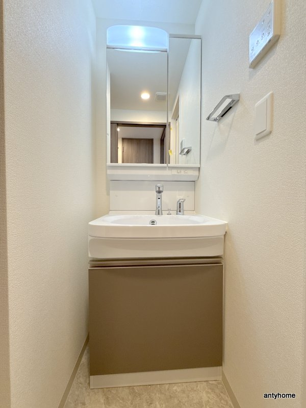 エステムコート新大阪XⅦベイス　仲介手数料無料の洗面所