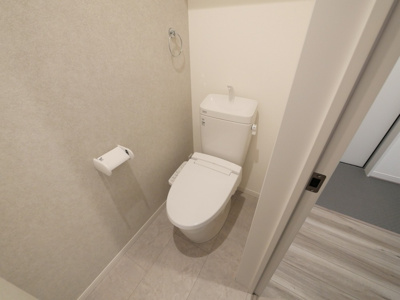 【トイレ】 | J-BRIGHT出来島 | 落ち着いた色調のトイレです