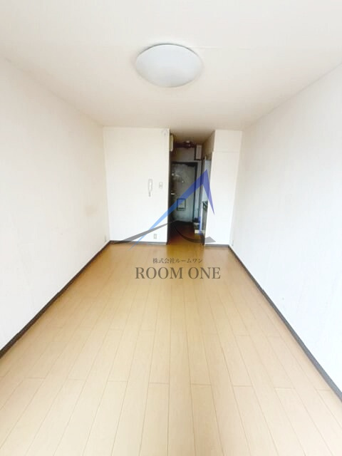 セラ２２７の居間・リビング|洋室のお部屋です。