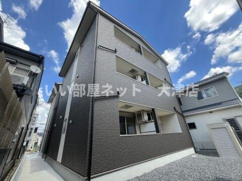 ジーメゾン山科エミールの外観