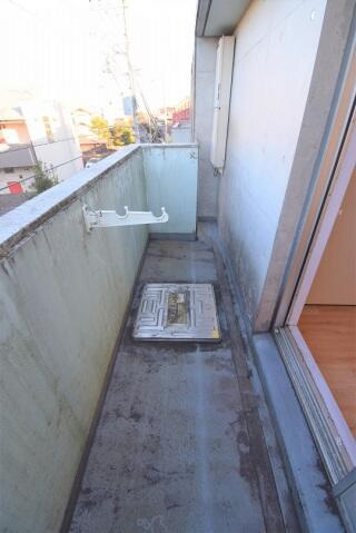 川崎市多摩区菅稲田堤１丁目の賃貸マンションのバルコニー