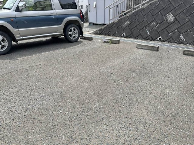 エンデバー三ツ割 Ａの駐車場
