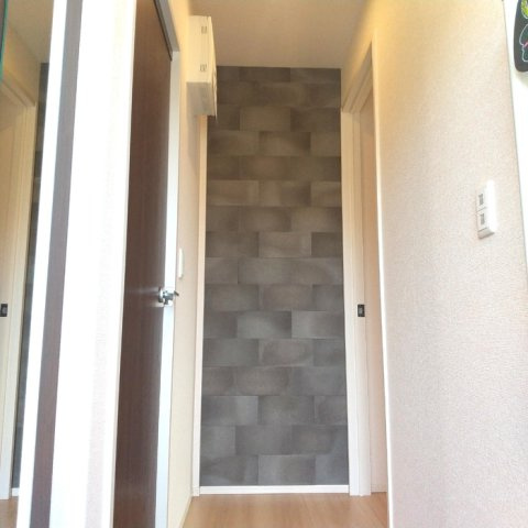 熊本市東区下江津４丁目のアパートの玄関