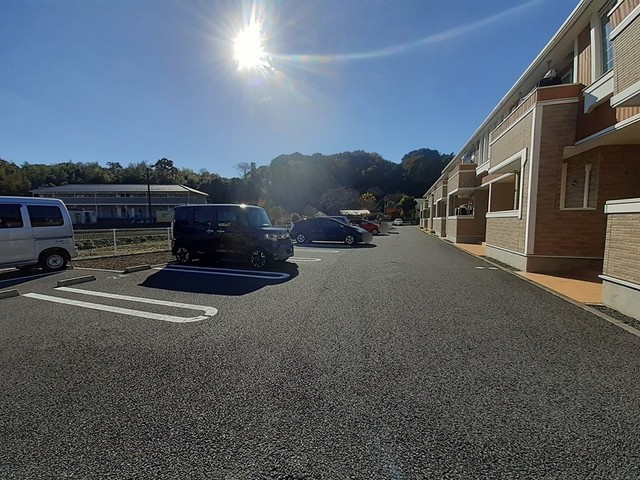 エムズ　サニーガーデンⅩの駐車場|駐車場
