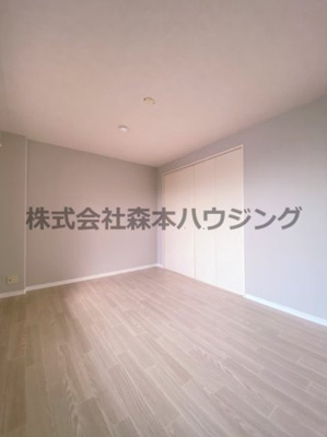 【寝室】 | 　コウジィーコート忍ケ丘 | 落ち着いて過ごせるお部屋なので、寝室にいかがでしょうか