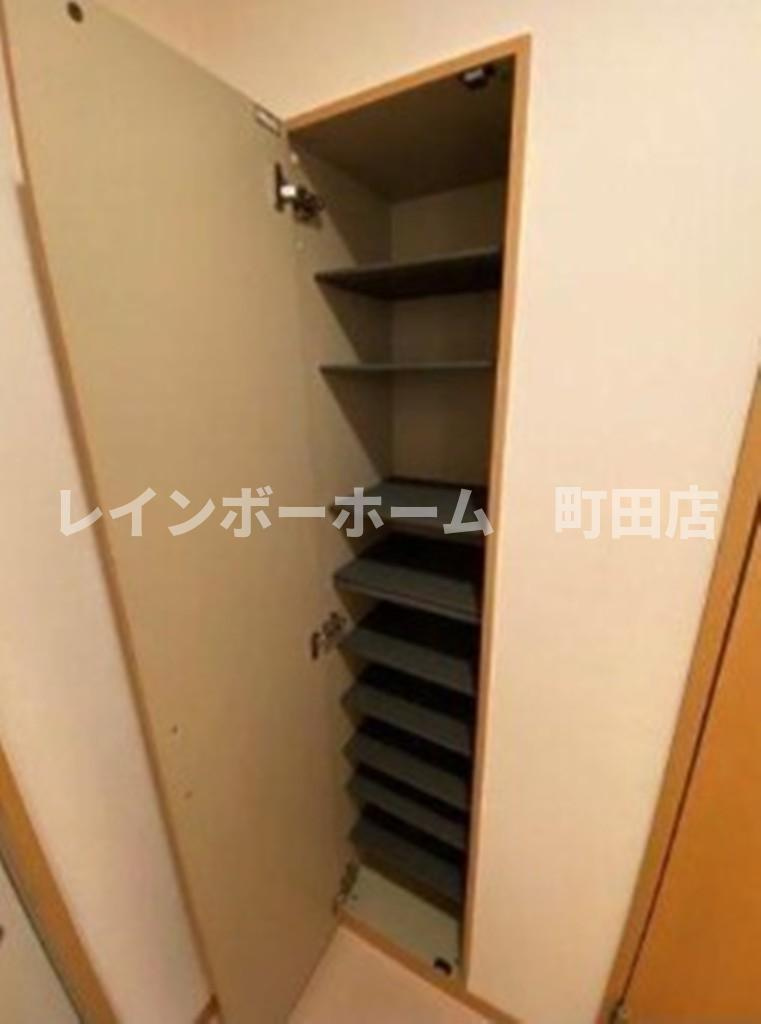 アムール 麻生※初期費用分割あと払いサービス利用可能物件の玄関