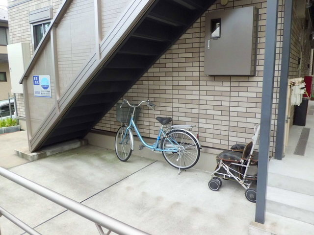 ソレイユ笹下のその他|アパート入口付近