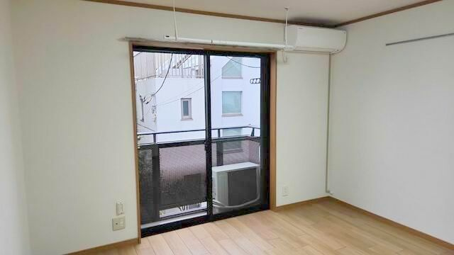 YOUCOURT山王の居間・リビング|洋室