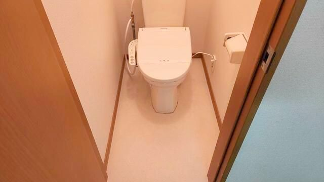 YOUCOURT山王のトイレ|温水洗浄便座付きのトイレ　
