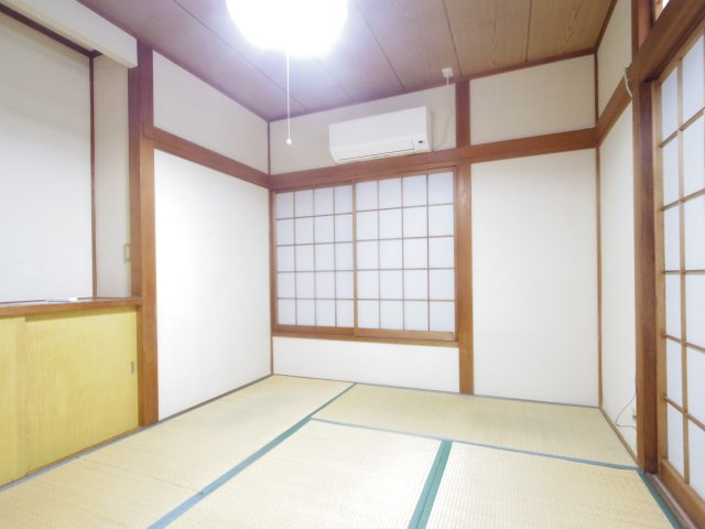 小山貸家の内装