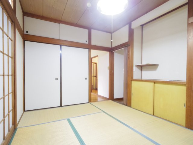 小山貸家の内装