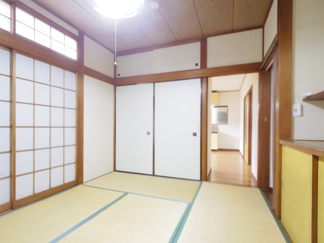 小山貸家の内装
