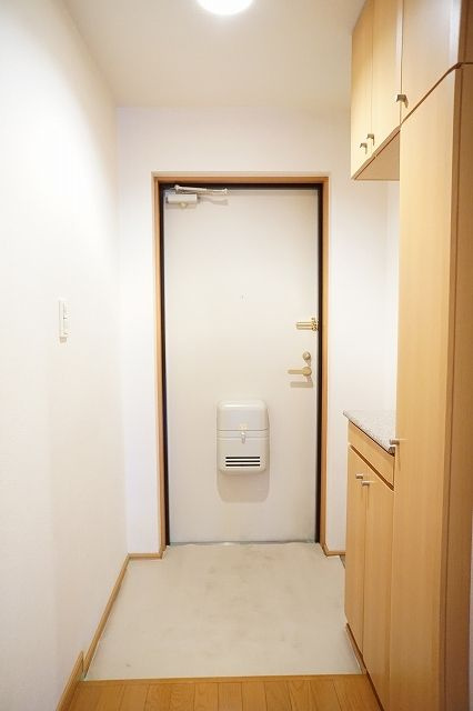 グランディ　東所沢の玄関