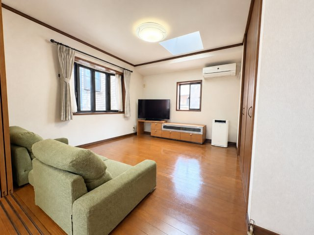 江戸川区松江5丁目　中古戸建の洋室|２階