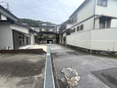 【前面道路含む現地写真】 | 中古一戸建　高知市西久万
