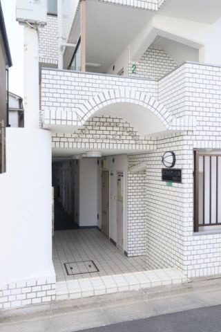 ビアメゾン三井パート２１のエントランス