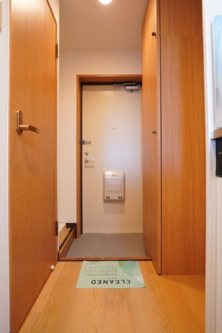 スカイコート目白台の玄関