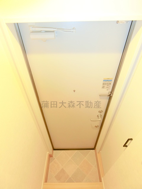 ソルナクレイシア蒲田の玄関