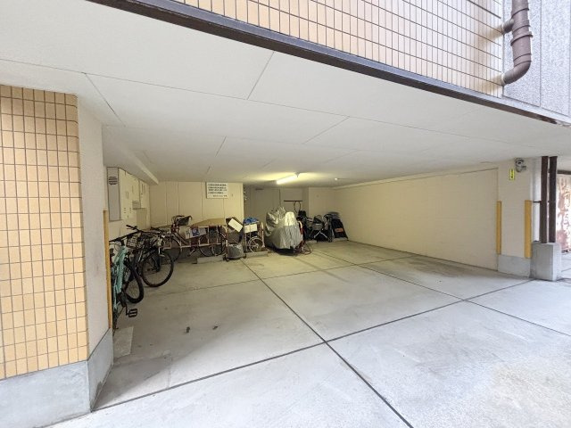 第3マンション新島の駐車場