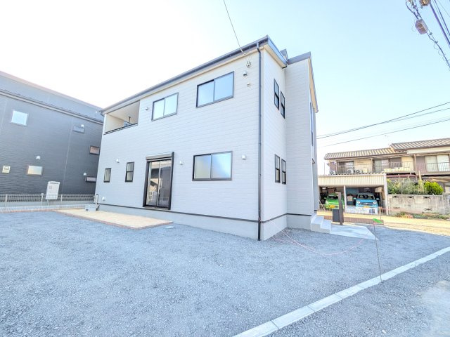第1　石岡市石岡　新築戸建ての外観|【月々5万円台〜】
写真だけでは伝わらない快適さを、ぜひ現地で体感しませんか？
即日見学可能です！平日のご案内も可能です♪
お気軽にお問合せください！