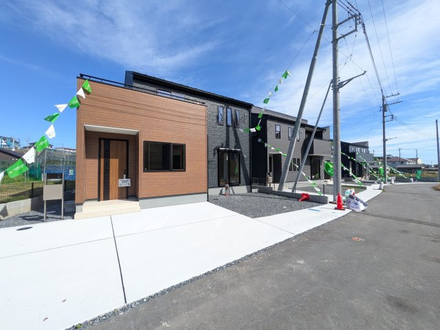 日立市田尻町　6期　新築戸建て　1号棟の外観|【月々5万円台〜】
写真だけでは伝わらない快適さを、ぜひ現地で体感しませんか？
即日見学可能です！平日のご案内も可能です♪
お気軽にお問合せください！
