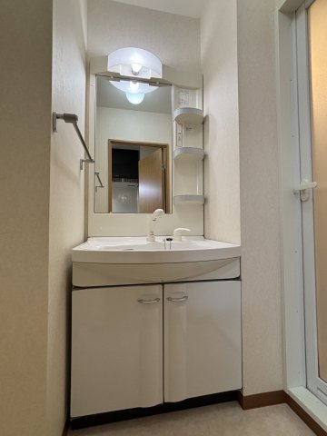 温水洗浄便座。収納が多いのもうれしいですね