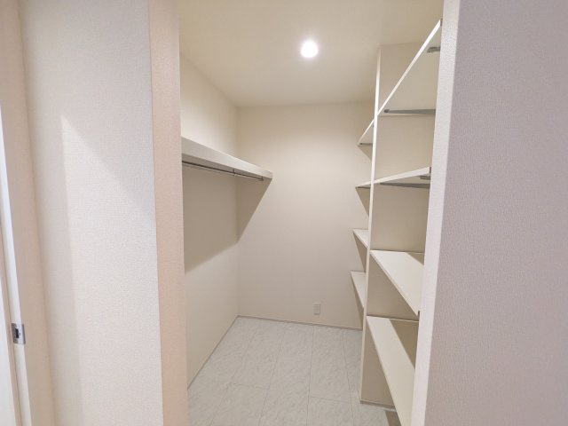 日立市田尻町　6期　新築戸建て　2号棟の収納