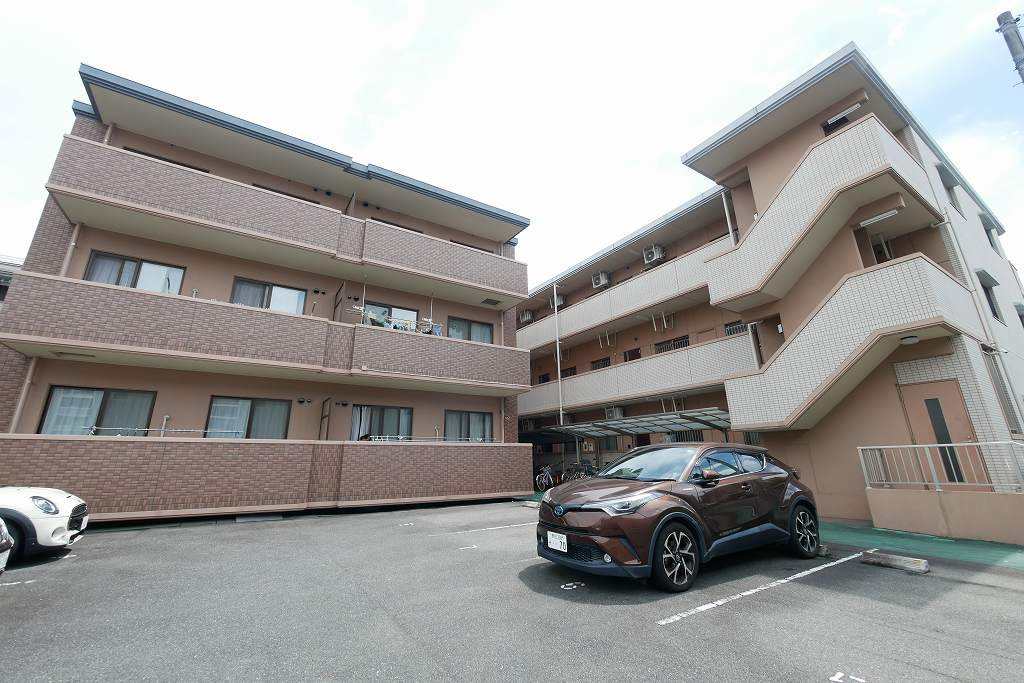 ルネス祇園の外観|ルネス祇園 103  2LDK  敷地内駐車場1台付 ※同じ間取りの別の部屋写真
