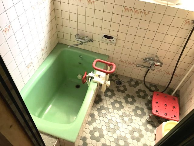 桜町　中古戸建　9DKの浴室
