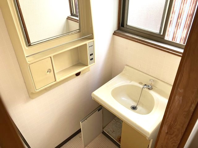 桜町　中古戸建　9DKの洗面所