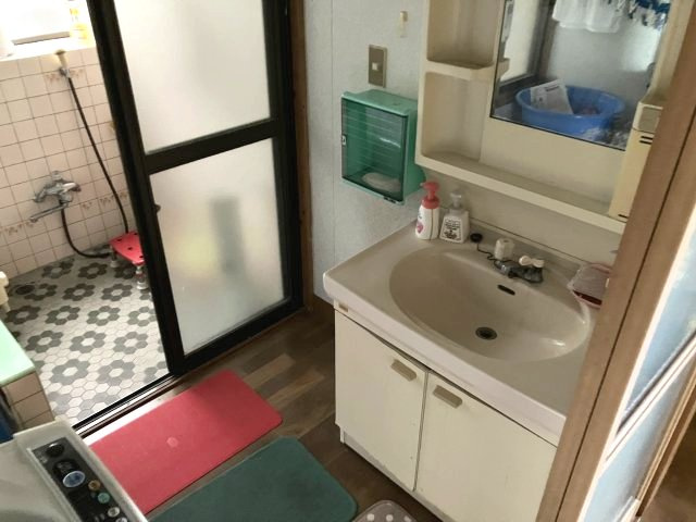 桜町　中古戸建　9DKの洗面所