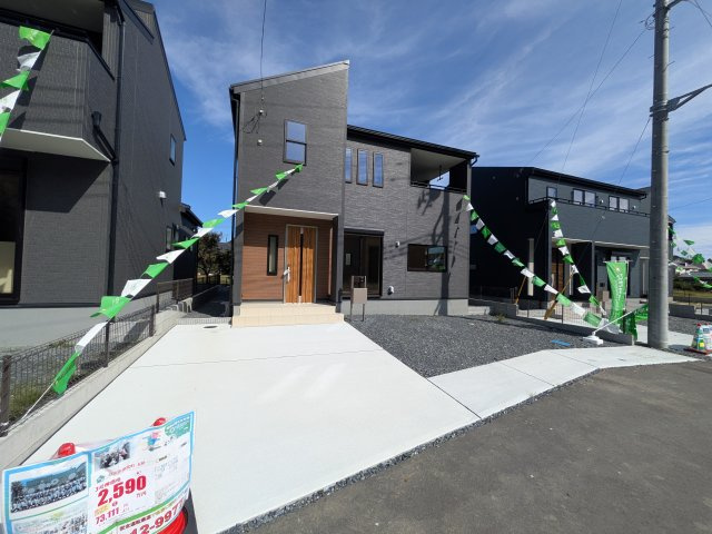 日立市田尻町　6期　新築戸建て　3号棟の外観|【月々5万円台〜】
写真だけでは伝わらない快適さを、ぜひ現地で体感しませんか？
即日見学可能です！平日のご案内も可能です♪
お気軽にお問合せください！